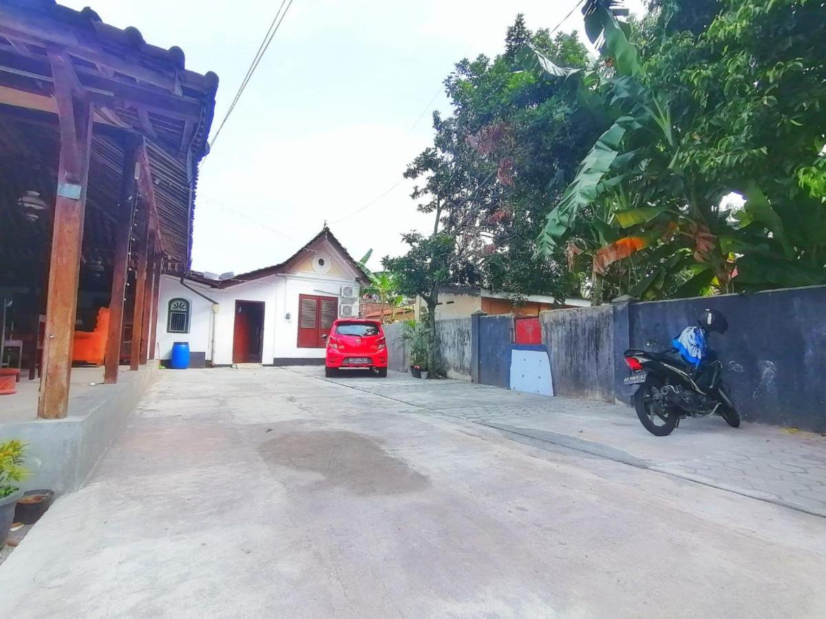 Reddoorz Syariah @ Ndalem Kembang Sore Jogjacarta Exterior foto