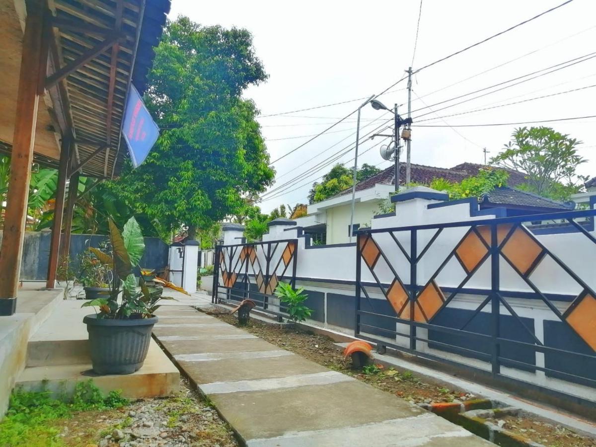 Reddoorz Syariah @ Ndalem Kembang Sore Jogjacarta Exterior foto