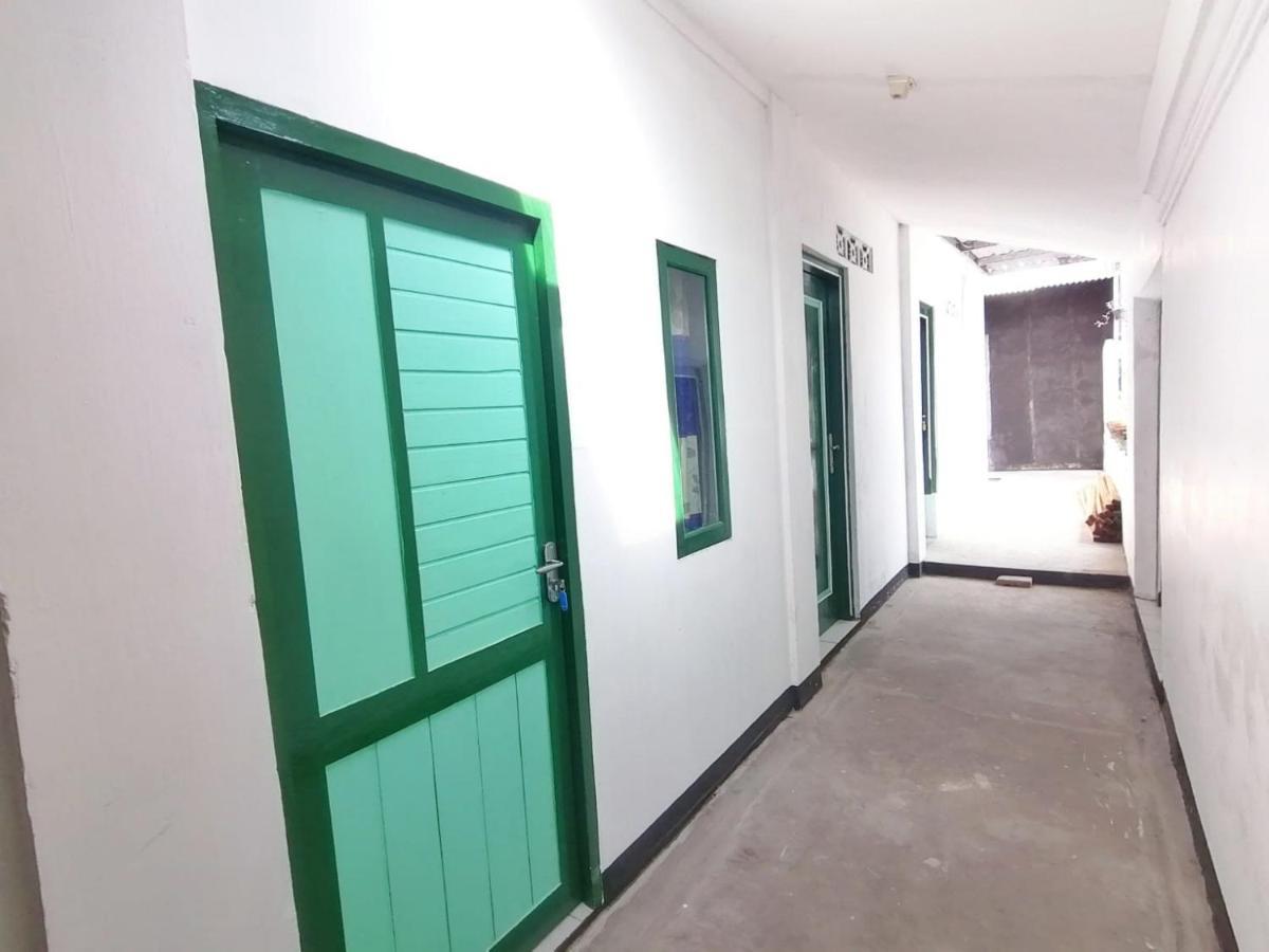 Reddoorz Syariah @ Ndalem Kembang Sore Jogjacarta Exterior foto