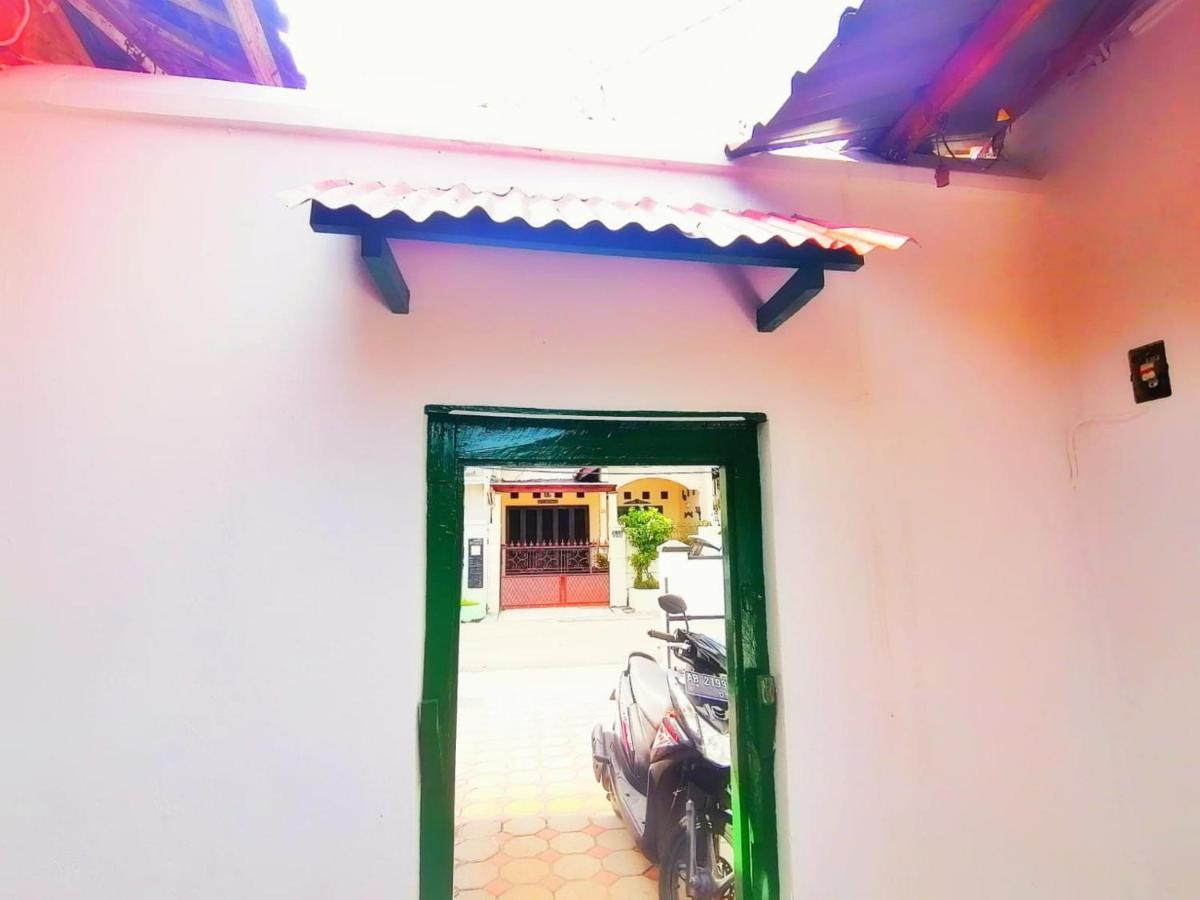Reddoorz Syariah @ Ndalem Kembang Sore Jogjacarta Exterior foto