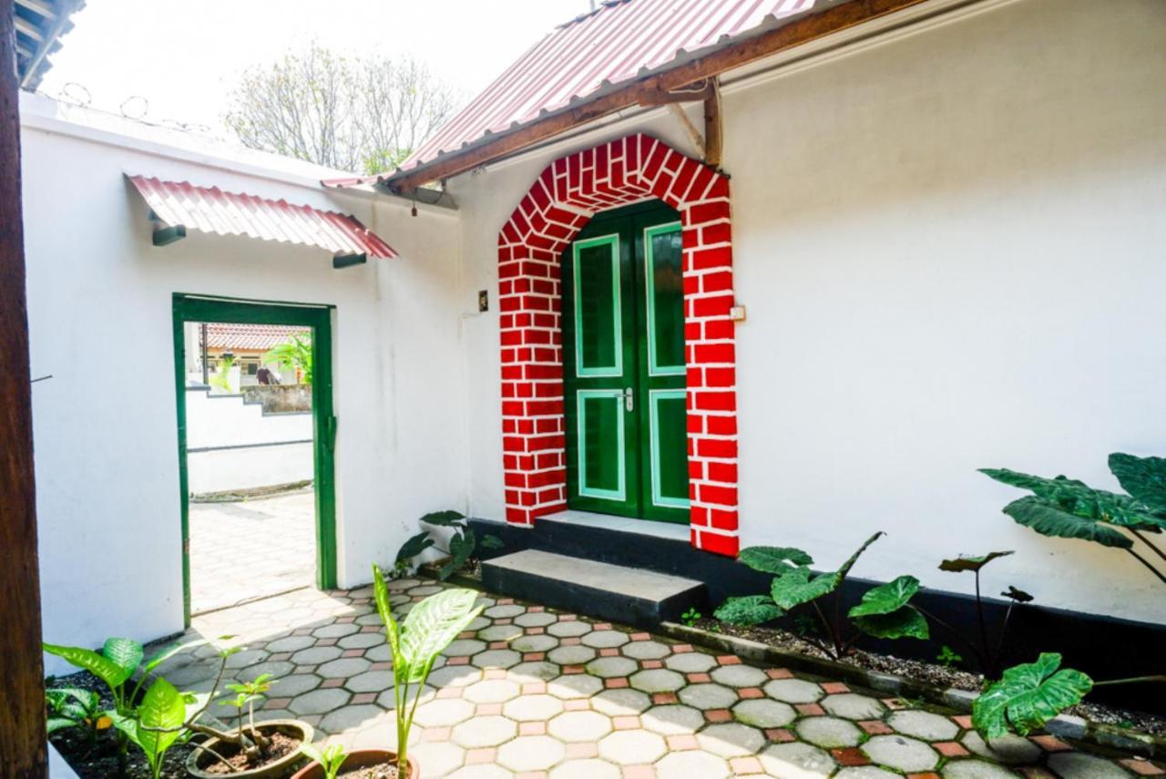 Reddoorz Syariah @ Ndalem Kembang Sore Jogjacarta Exterior foto