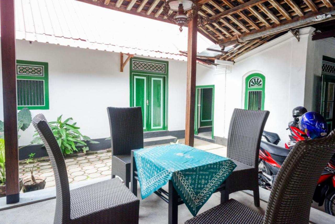 Reddoorz Syariah @ Ndalem Kembang Sore Jogjacarta Exterior foto
