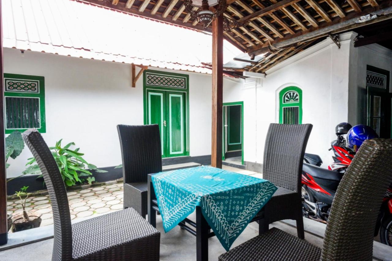 Reddoorz Syariah @ Ndalem Kembang Sore Jogjacarta Exterior foto