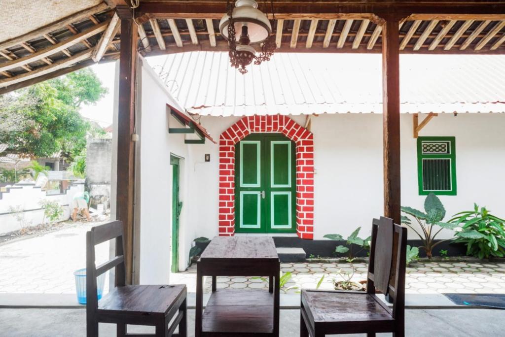 Reddoorz Syariah @ Ndalem Kembang Sore Jogjacarta Exterior foto